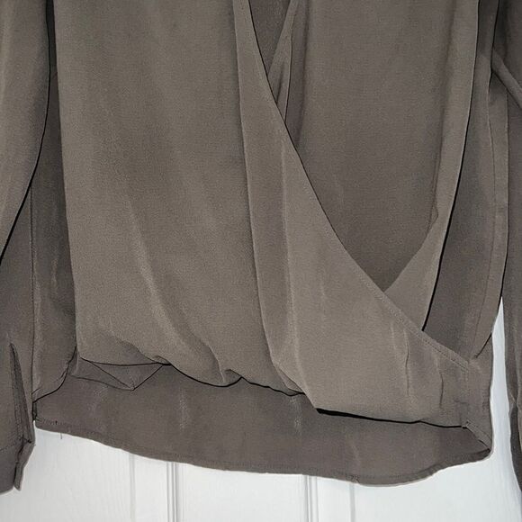 FOREVER 21 Top 💚 - Picture 2 of 5